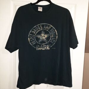 🌟 D.A.R.E. camo tshirt size XL